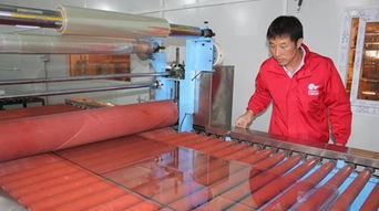 東鵬潔具工廠4.0震撼升級 淋浴房 屏風 自動貼膜機就是牛